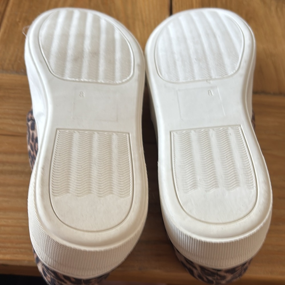 Leopard slip on sneaker - Picture 2 of 2